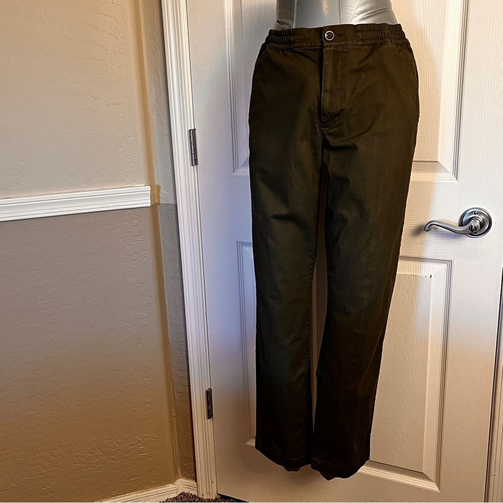 Men’s Goodfellow small khaki green elastic waist pant.